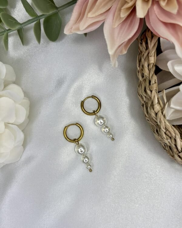 Vaihdokkaat-korvakorukokonaisuus, kulta-helmiäinen