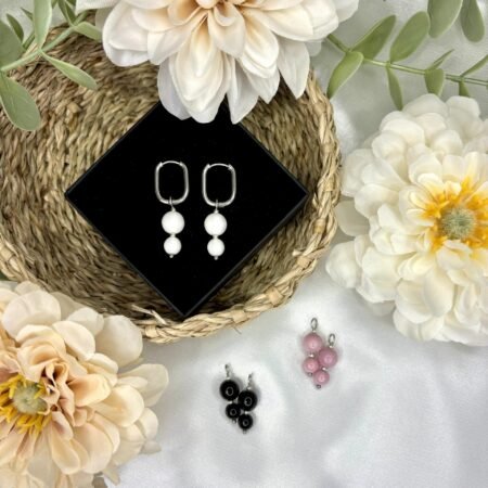 Vaihdokkaat-korvakorukokonaisuus, hopea-valkoinen